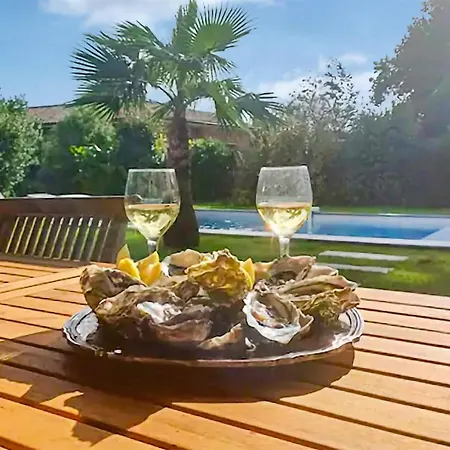 Hébergement de vacances Stunning In With Kitchen *