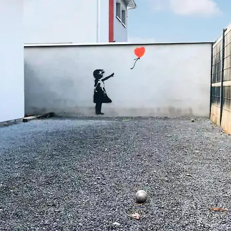 Hébergement de vacances Stunning In With Kitchen *